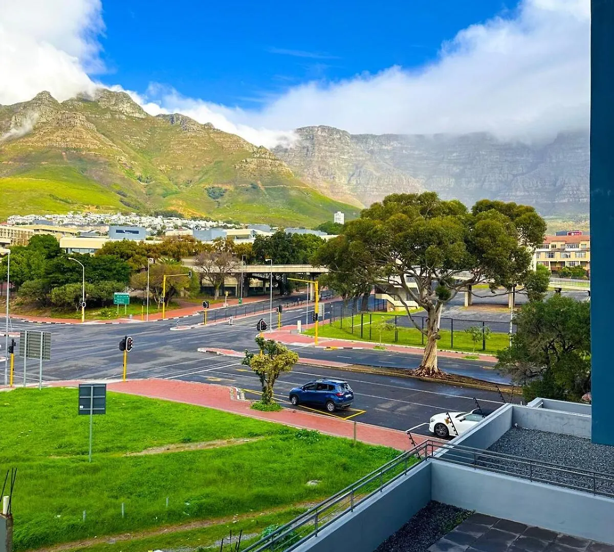 Stylish City Escape With Table Mountain Views Cape Town